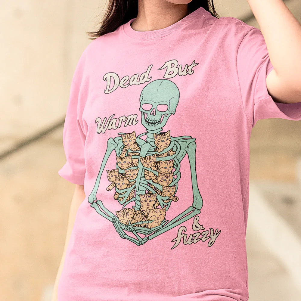 camiseta básica com estampa esqueleto segurando gatinhos- Rosa bebe
