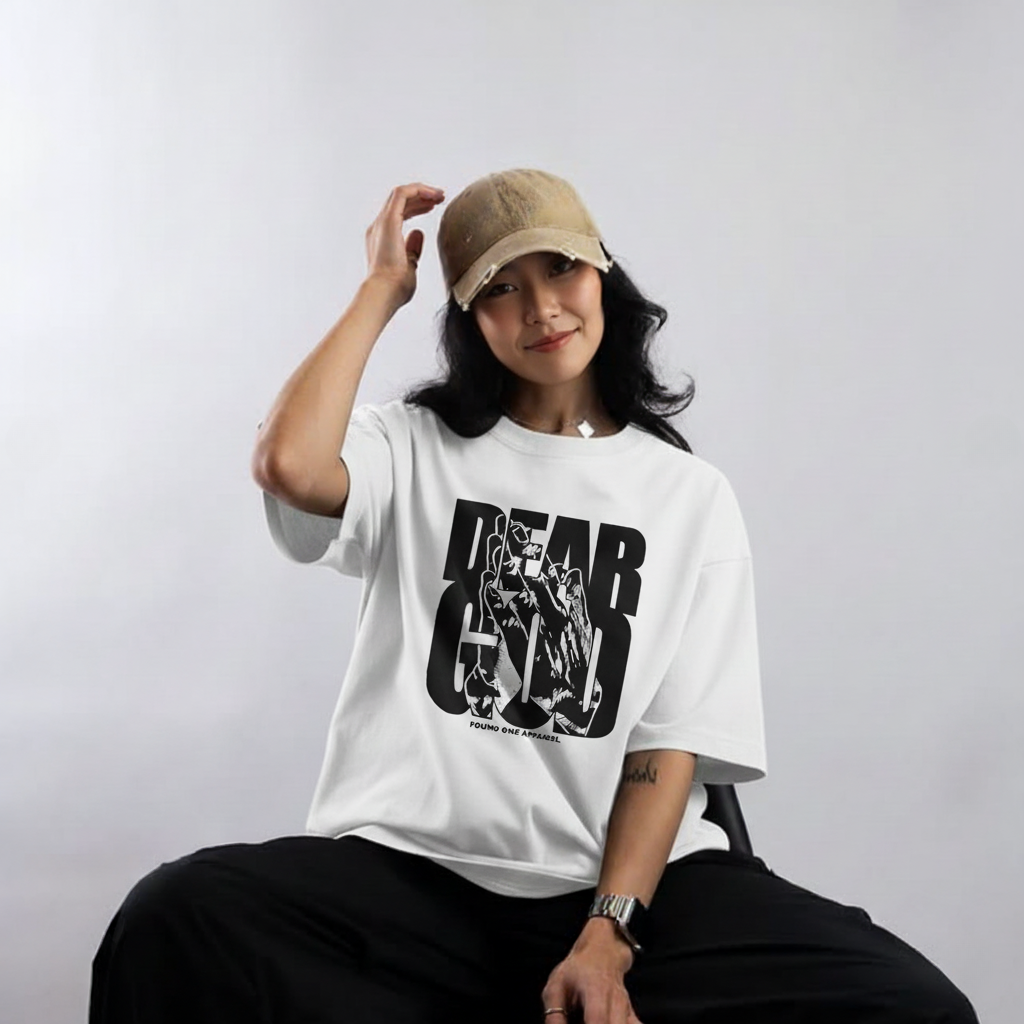 Camiseta Oversized Dear God Maos