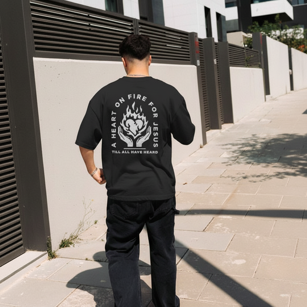 Camiseta Oversized A Heart On Fire For Jesus