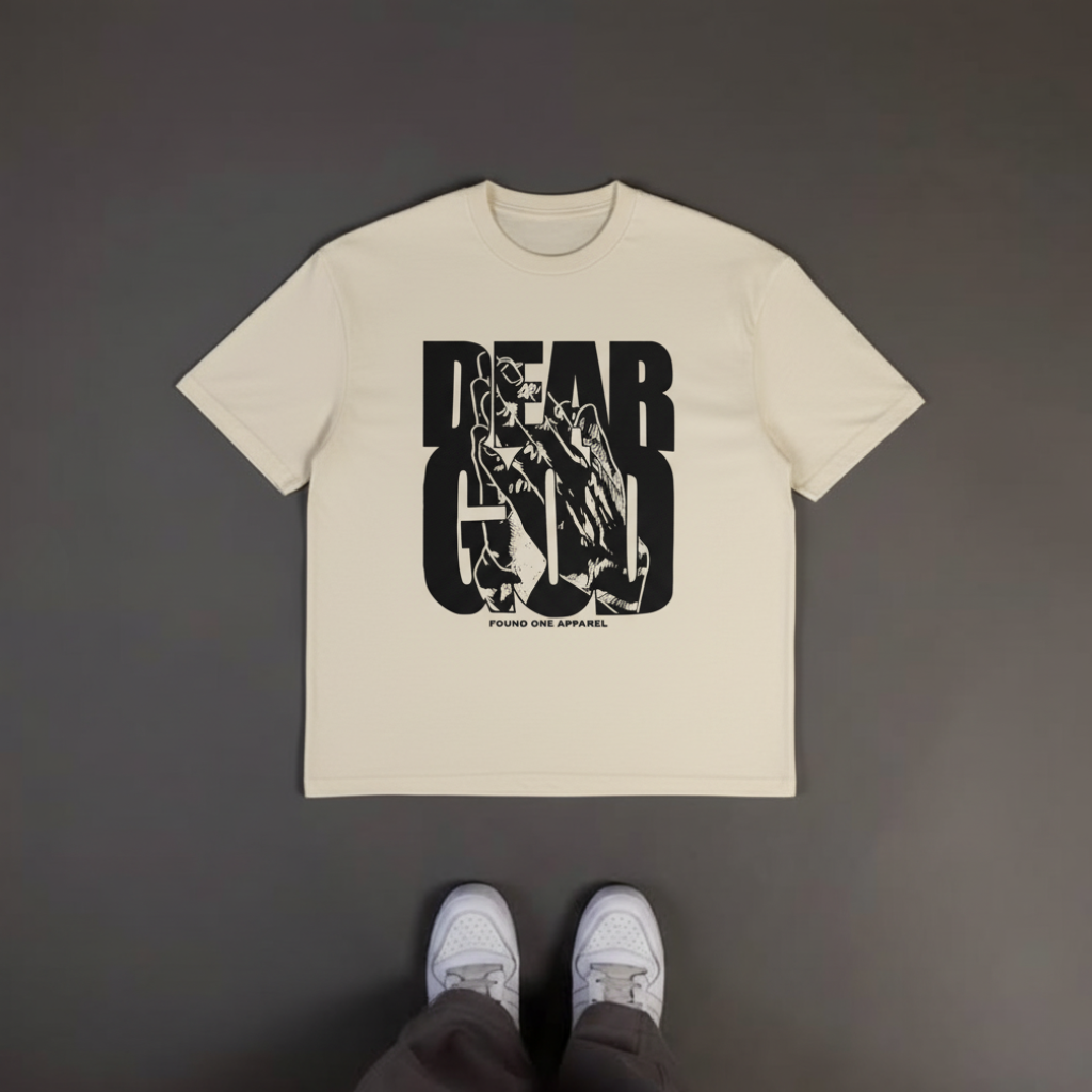 Camiseta Oversized Dear God Maos