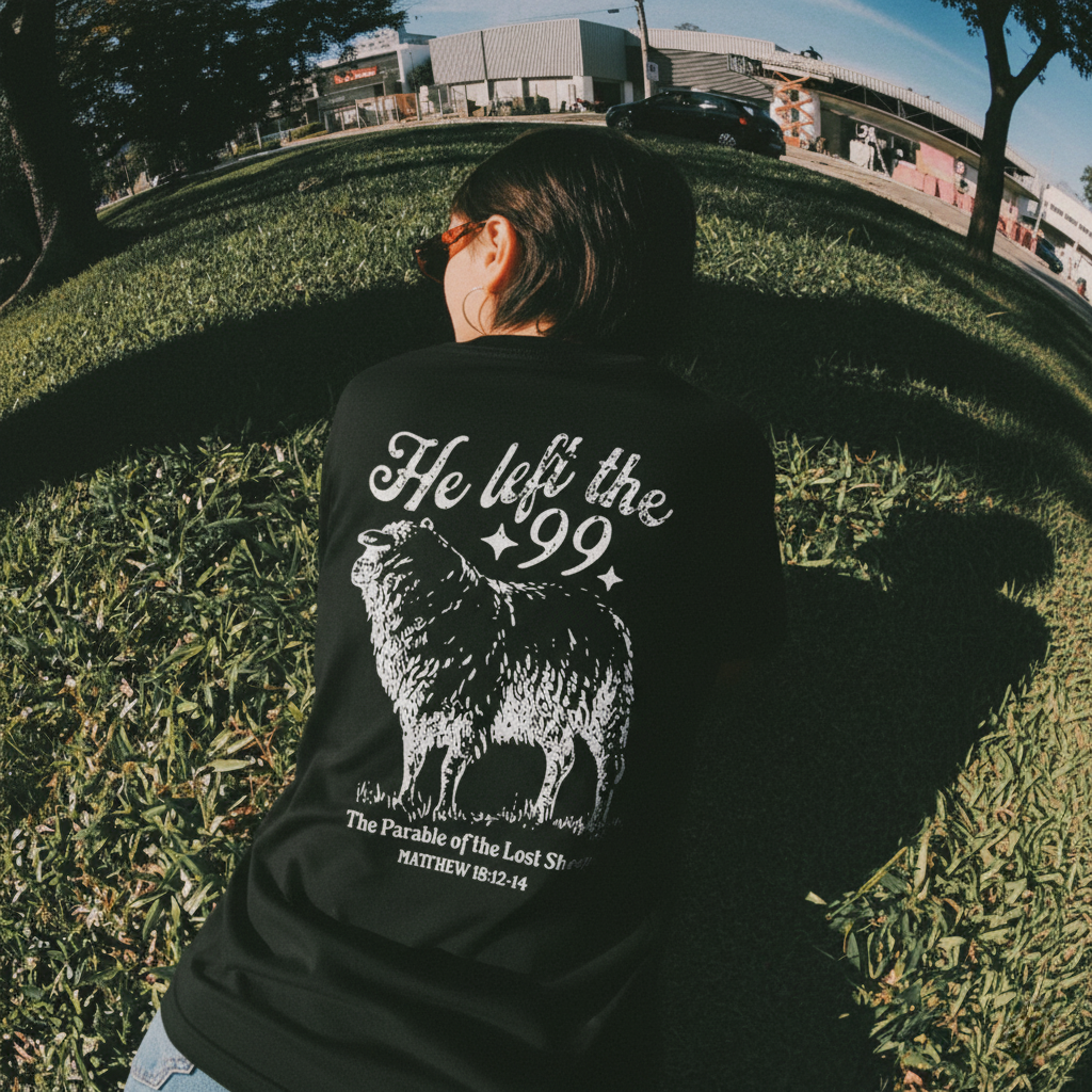 Camiseta Oversized He Left the 99