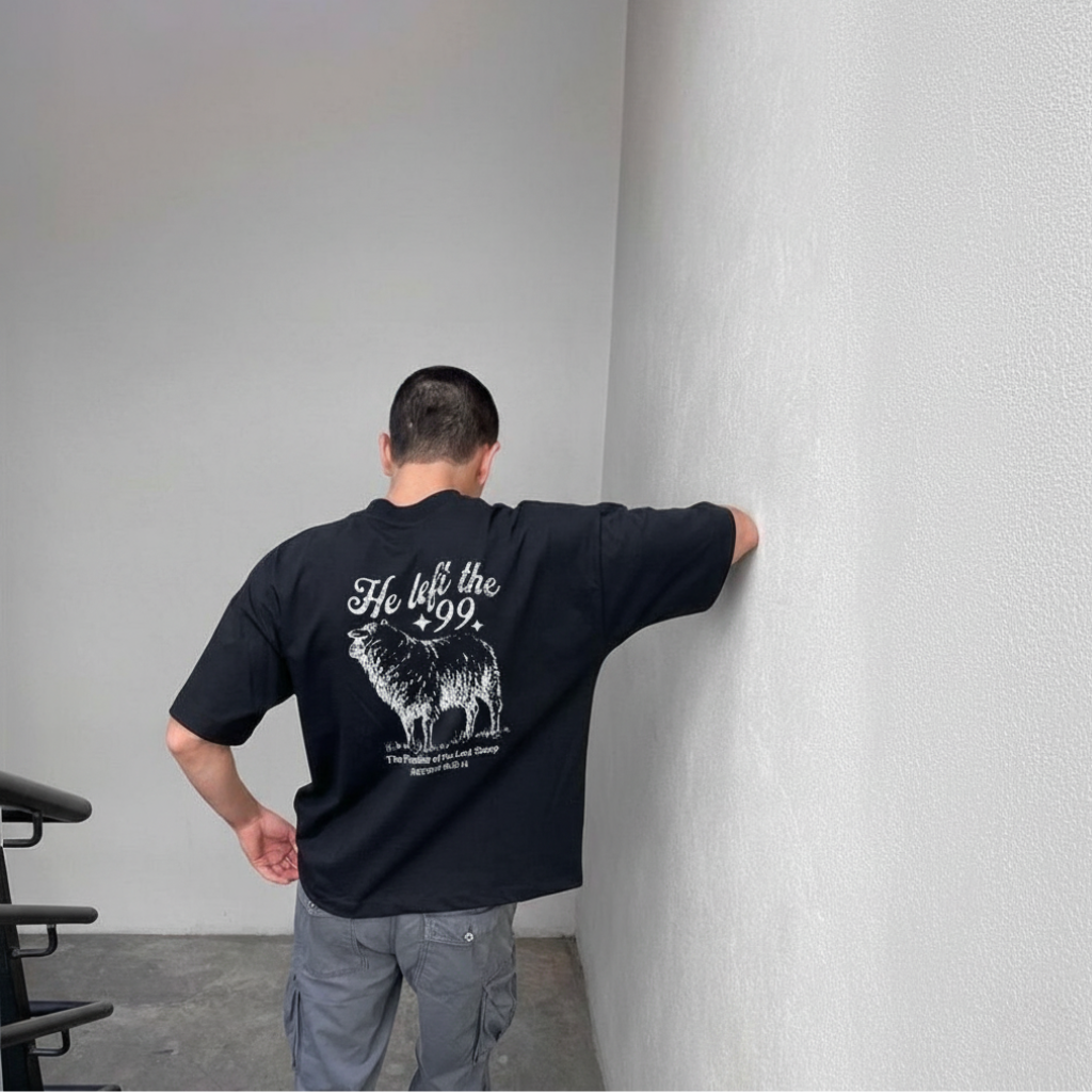 Camiseta Oversized He Left the 99