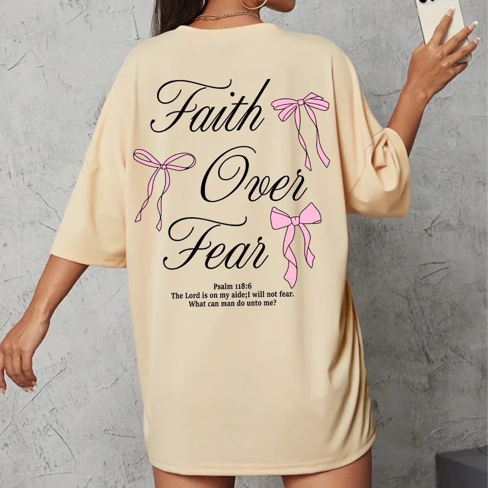 Camiseta Oversized Feminina Faith Over Fear Frase Laço