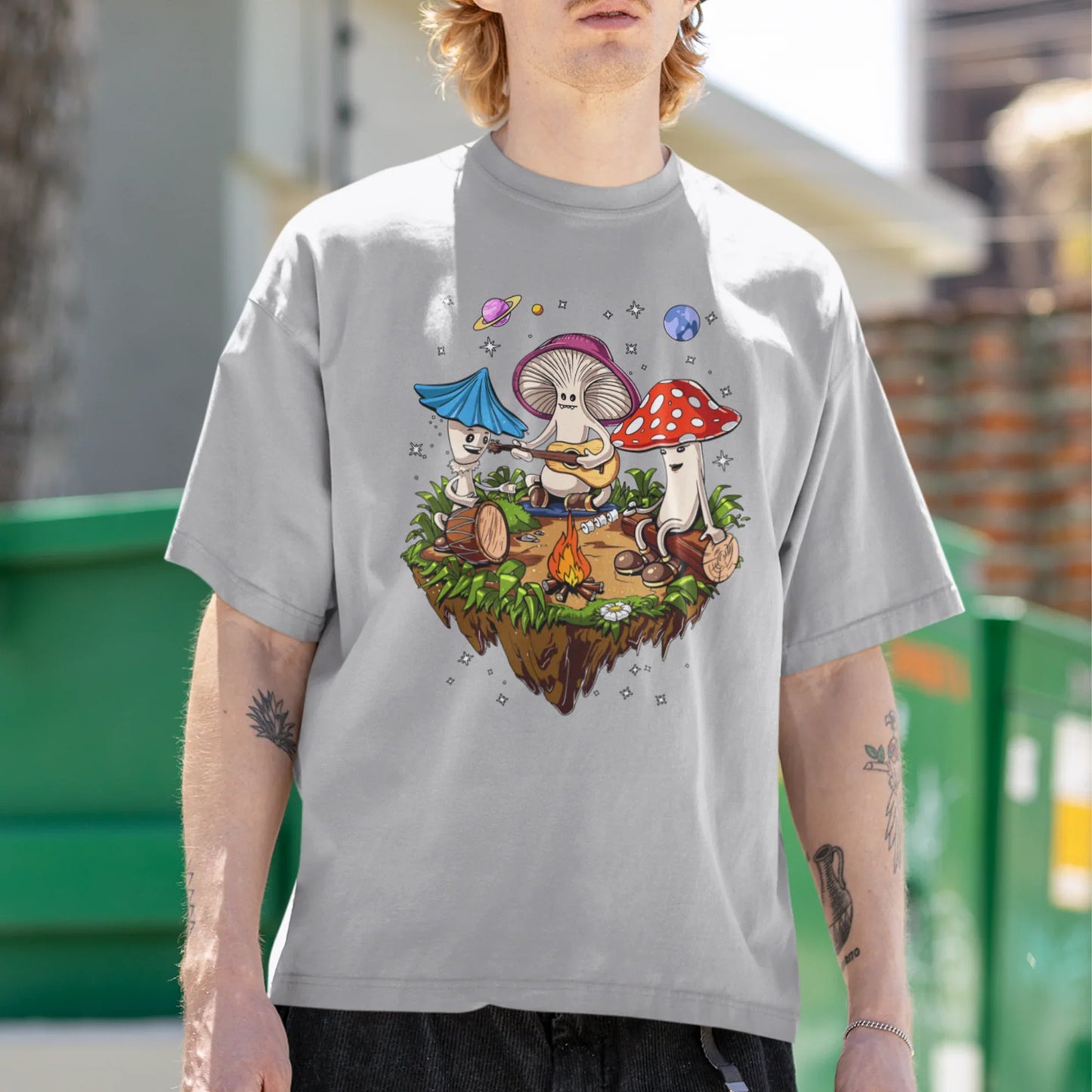 Camiseta Básica Acampamento Cogumelos Mágicos- CINZA