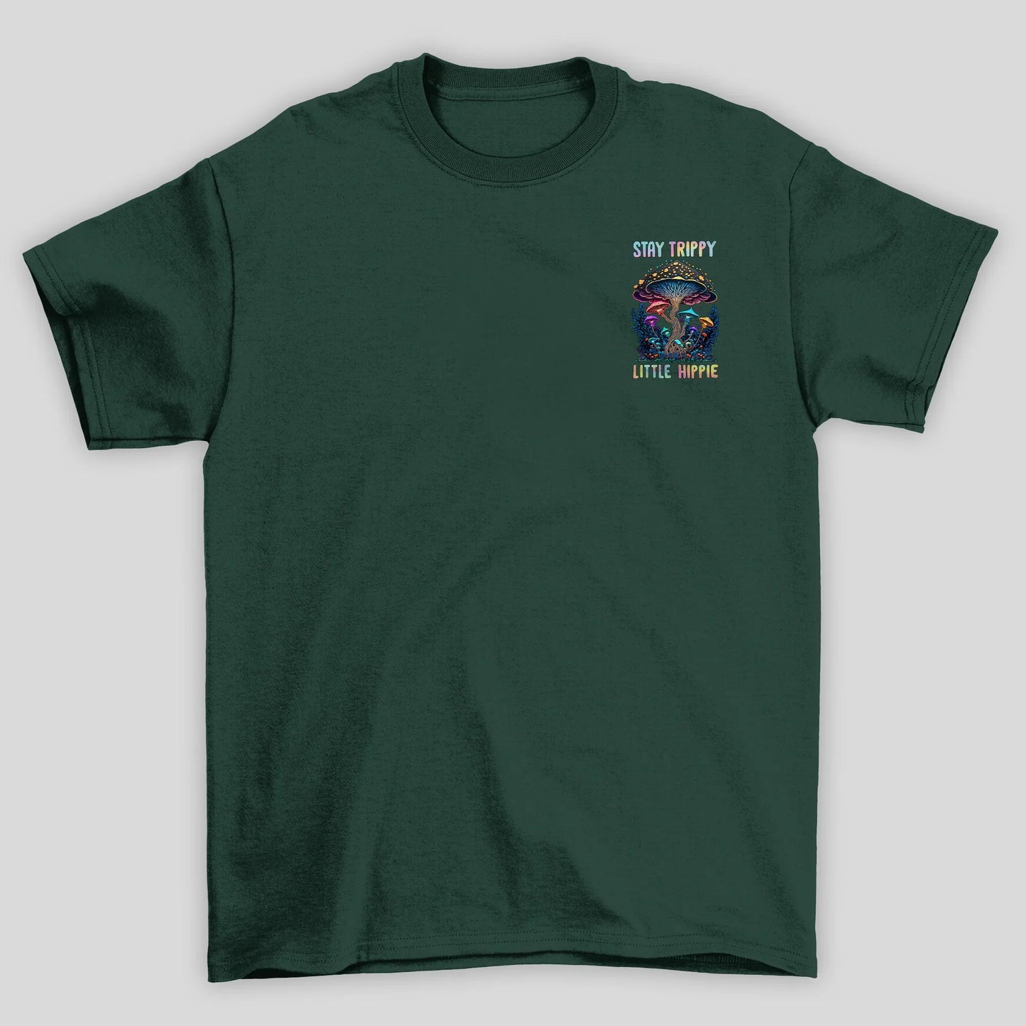 Camiseta Básica Stay Trippy Little hippie Cogumelos Mágicos - VERDE