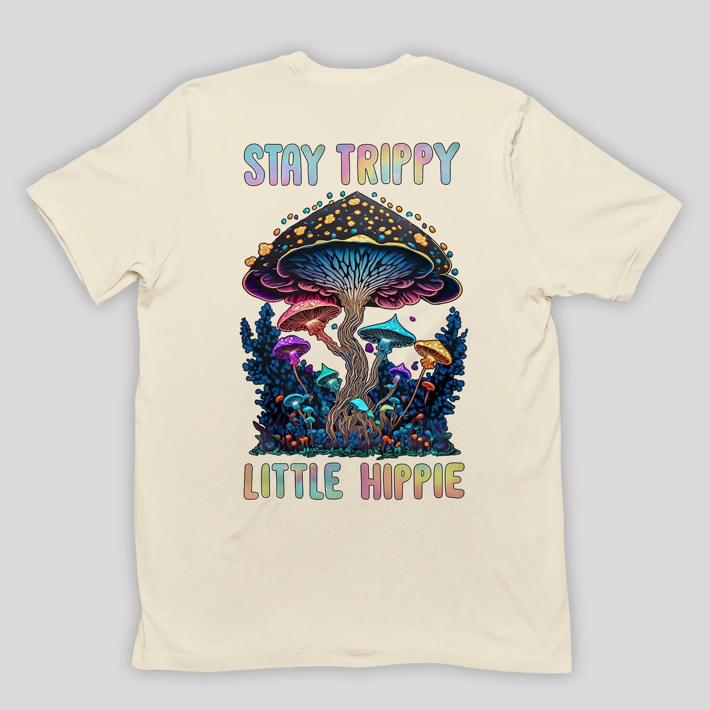 Camiseta Básica Stay Trippy Little hippie Cogumelos Mágicos - PÉROLA
