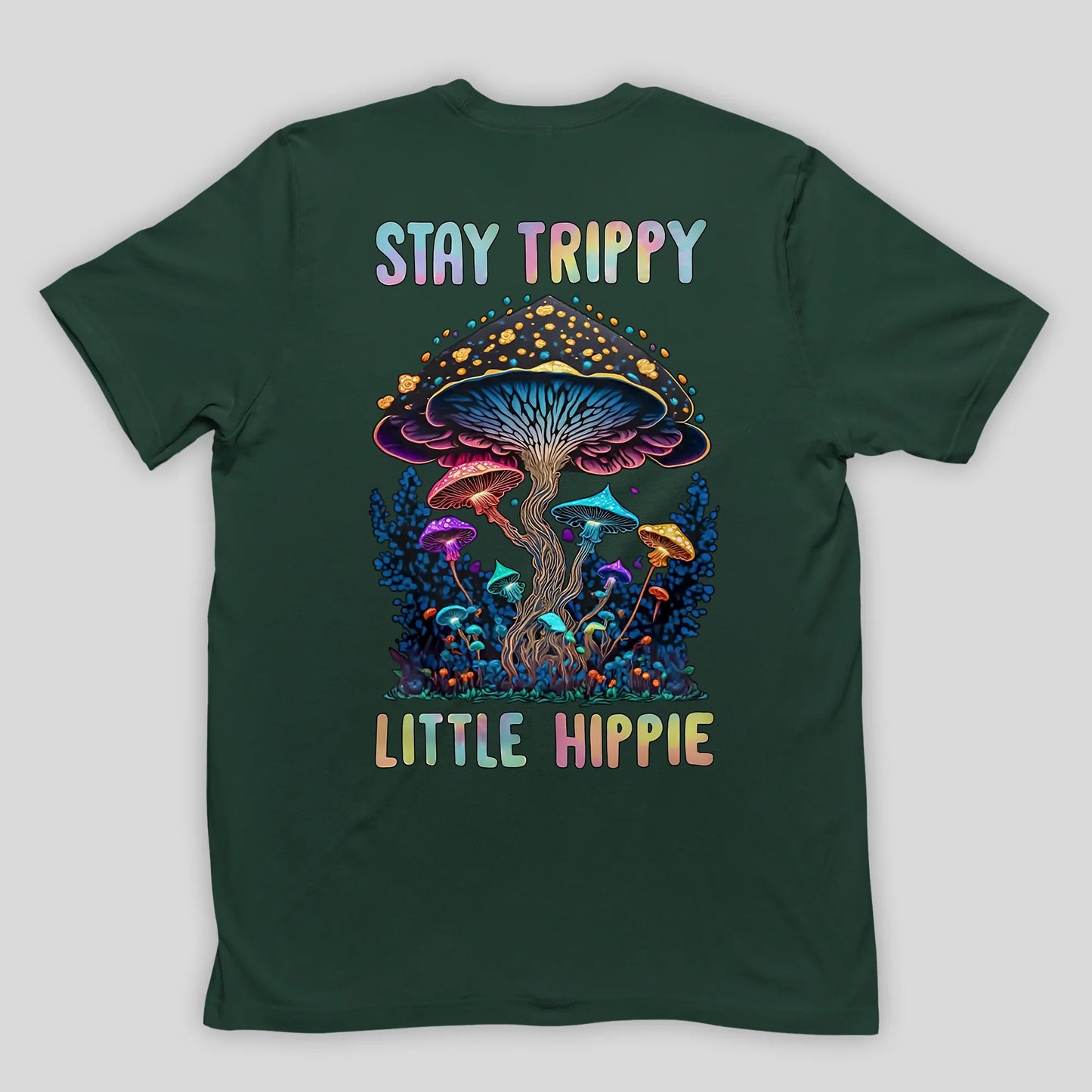 Camiseta Básica Stay Trippy Little hippie Cogumelos Mágicos - VERDE