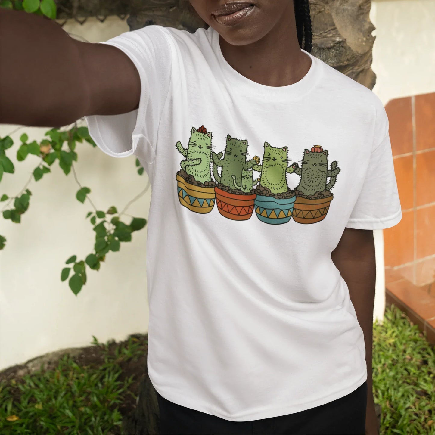 Camiseta Básica Com Estampa Gatinho Cacto- Branco