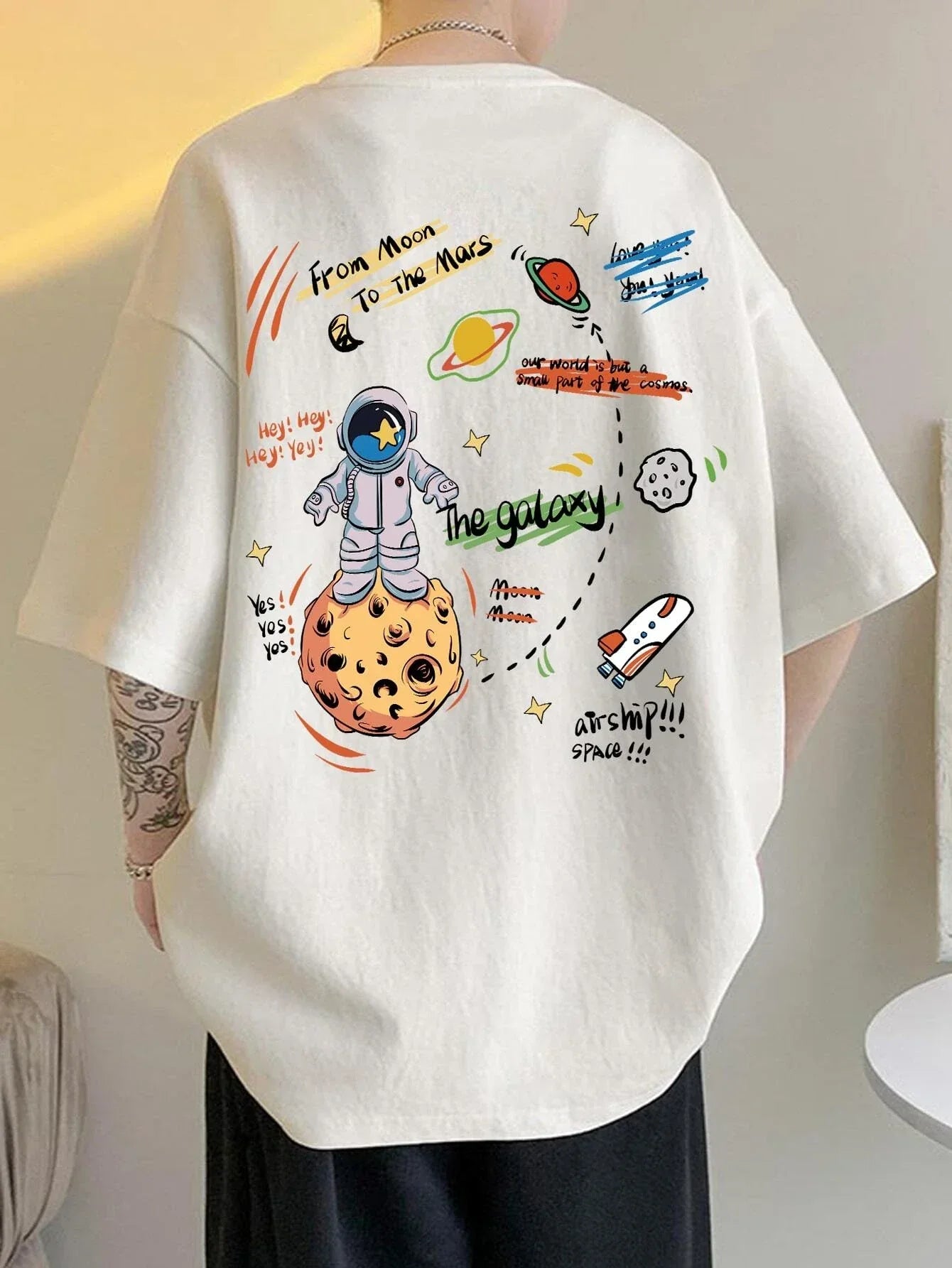 Camiseta Básica Unissex Com Estampa Astronauta No Meteoro