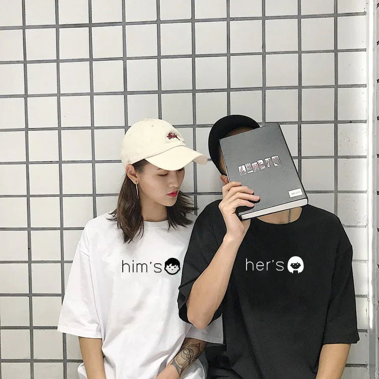 CAmiseta Básica Casal Estampa Dele E Dela