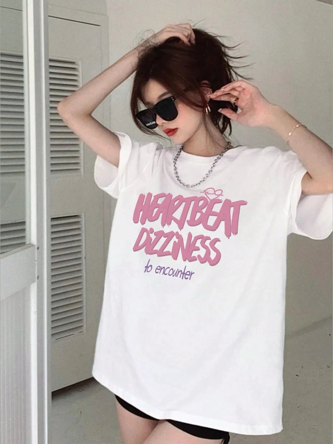 Camiseta Básica Feminina Com Estampa Batimentos Cardíacos