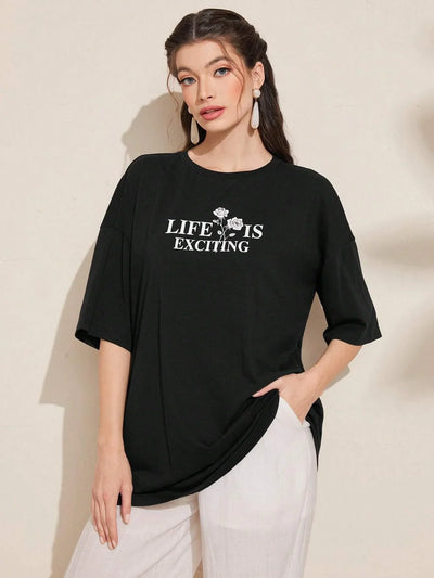 Camiseta Básica Feminina Life Is Exciting Flower - preto