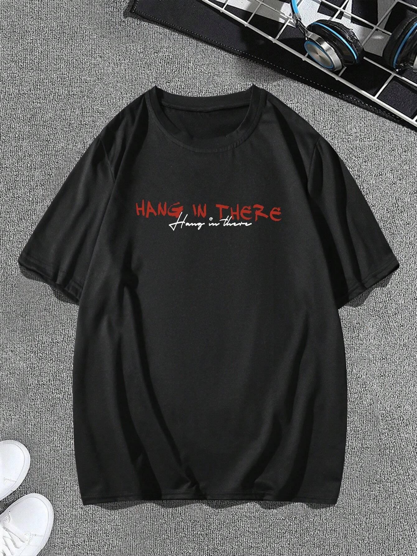 Camiseta Básica Com Estampa Hang In There - Preto