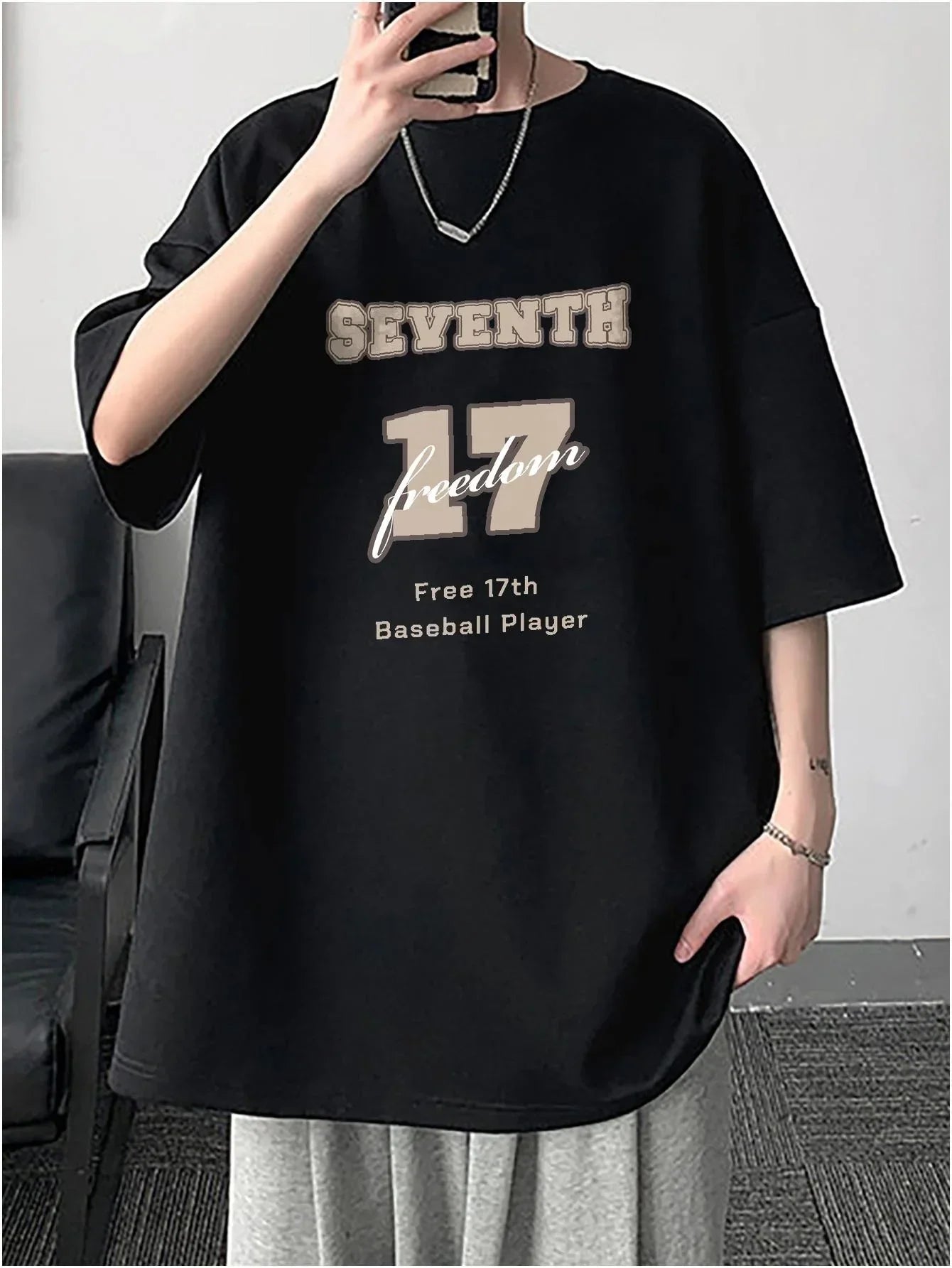 Camiseta Básica Unissex Com Estampa Jogador De Baseball Numero Dezessete