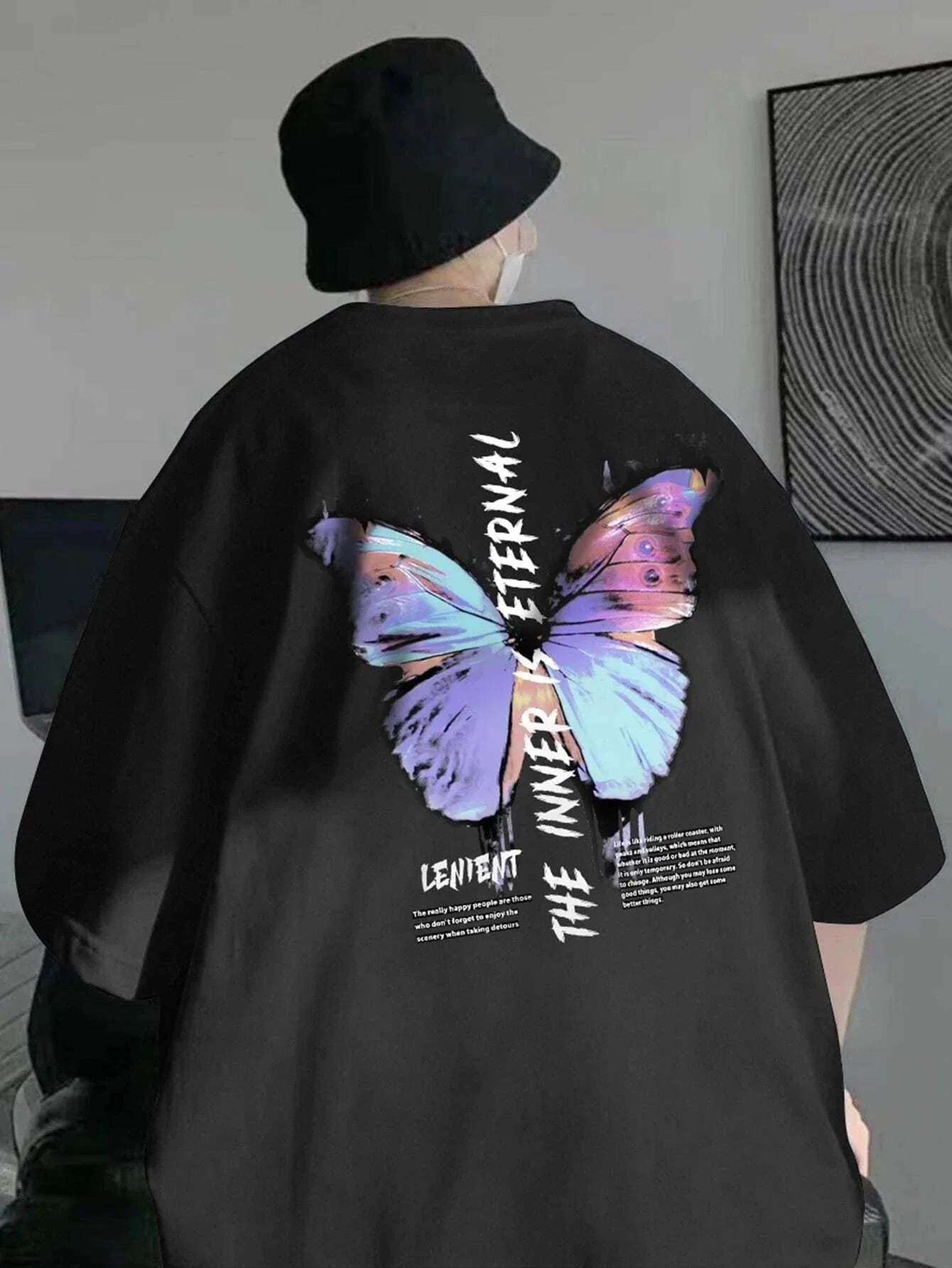 Camiseta Básica Unissex The Inner Is Eternal Borboleta - PRETO