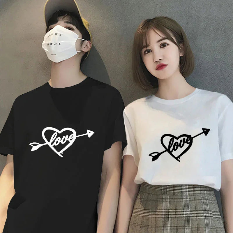 Camiseta Básica Casal Estampa Flecha No Coração -PRETO