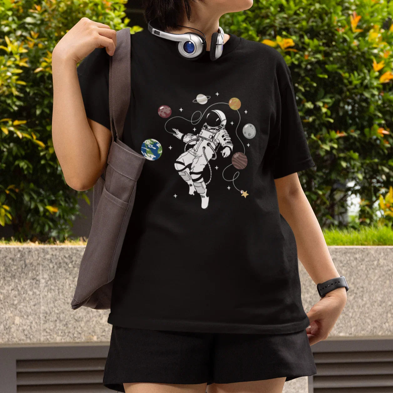 Camiseta Feminina Astronauta Planetas Tumblr