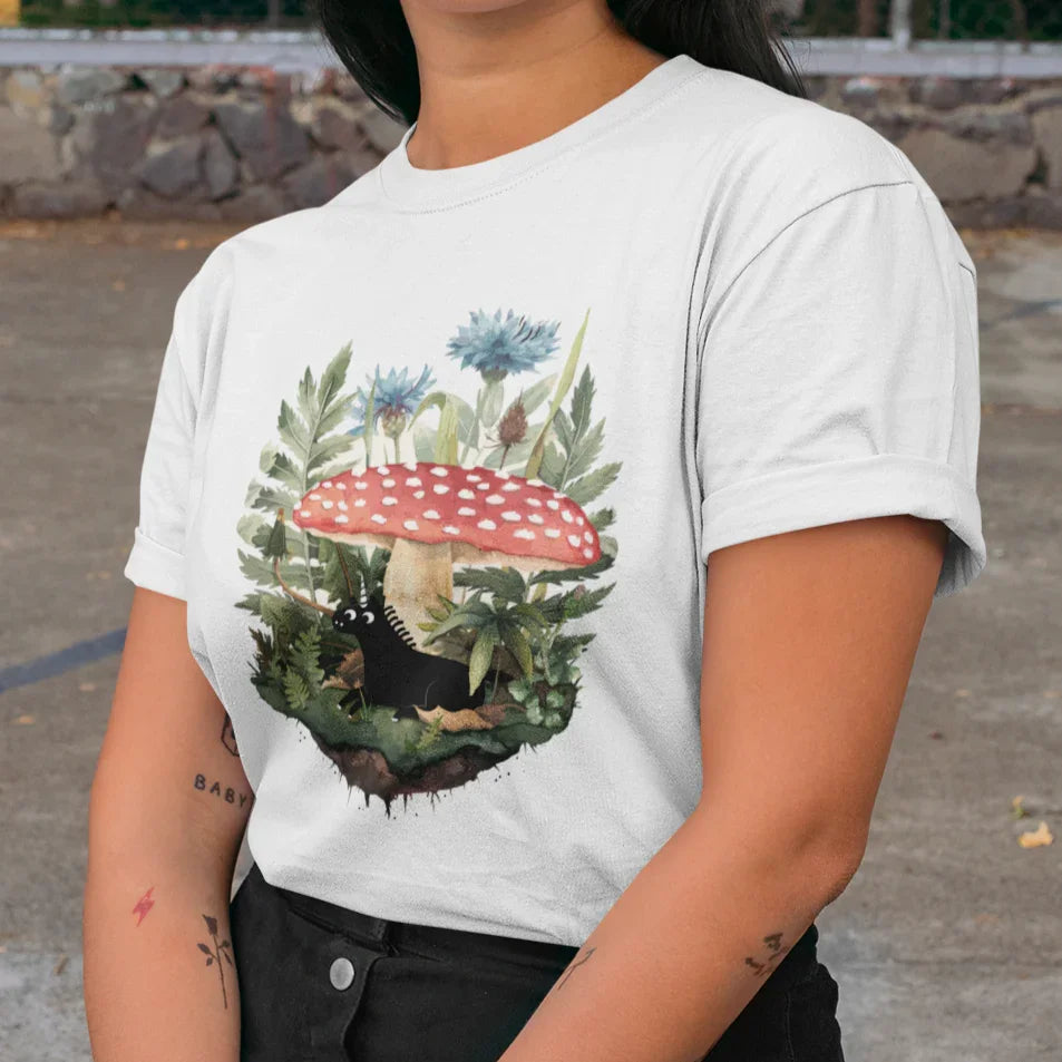 Camiseta Básica Unissex Unicornio Cogumelo Jardim Flores