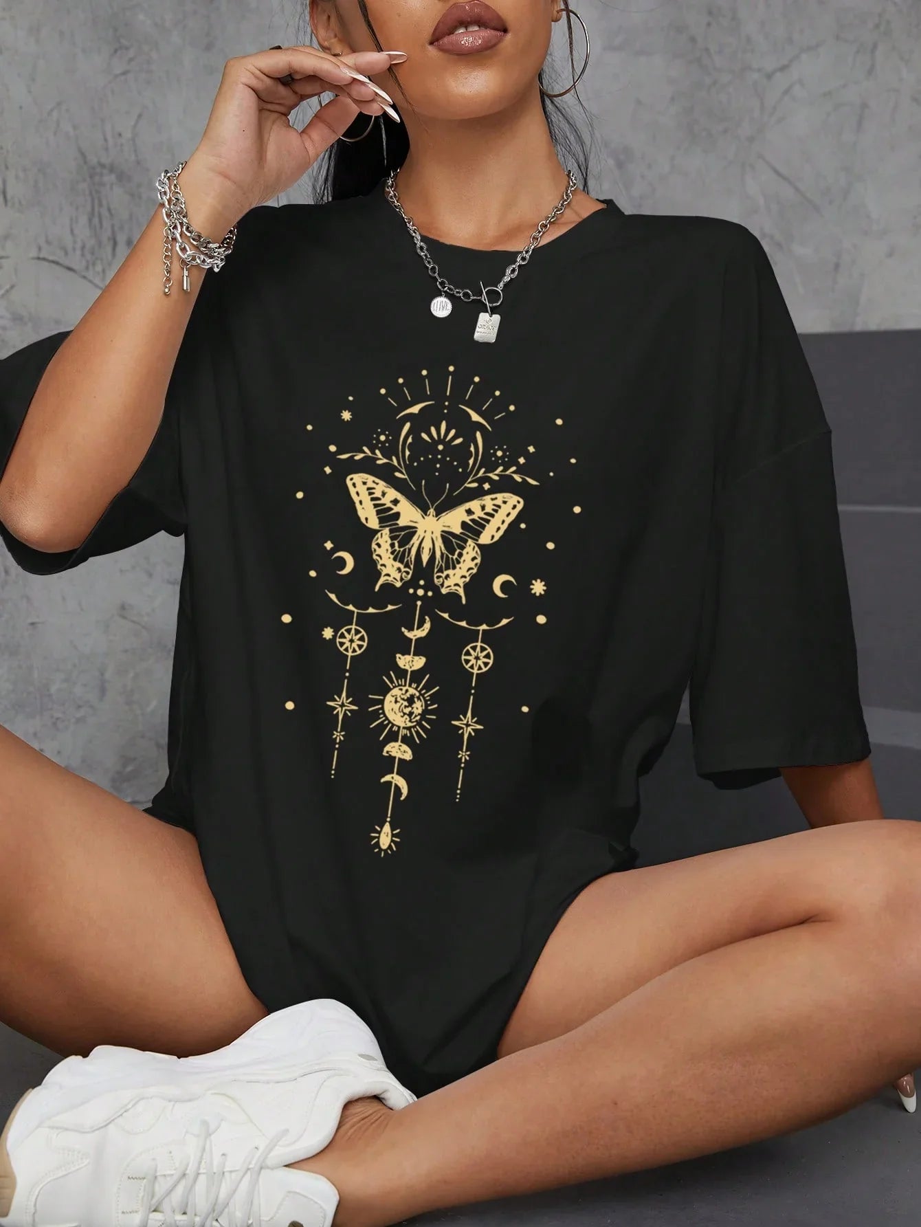Camiseta Básica Aesthetic Butterfly Moon Preto