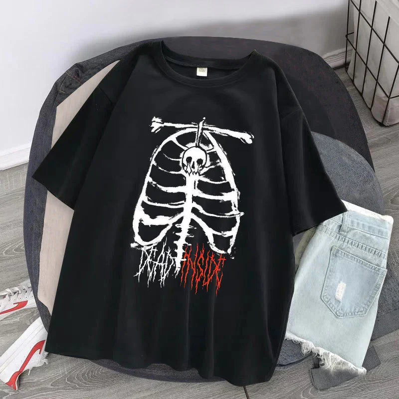 Camiseta básica com estampa esqueleto caveira
