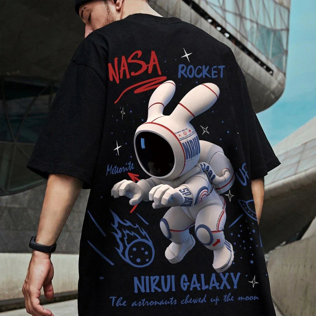 Camiseta Básica Com Estampa Coelho Astronauta