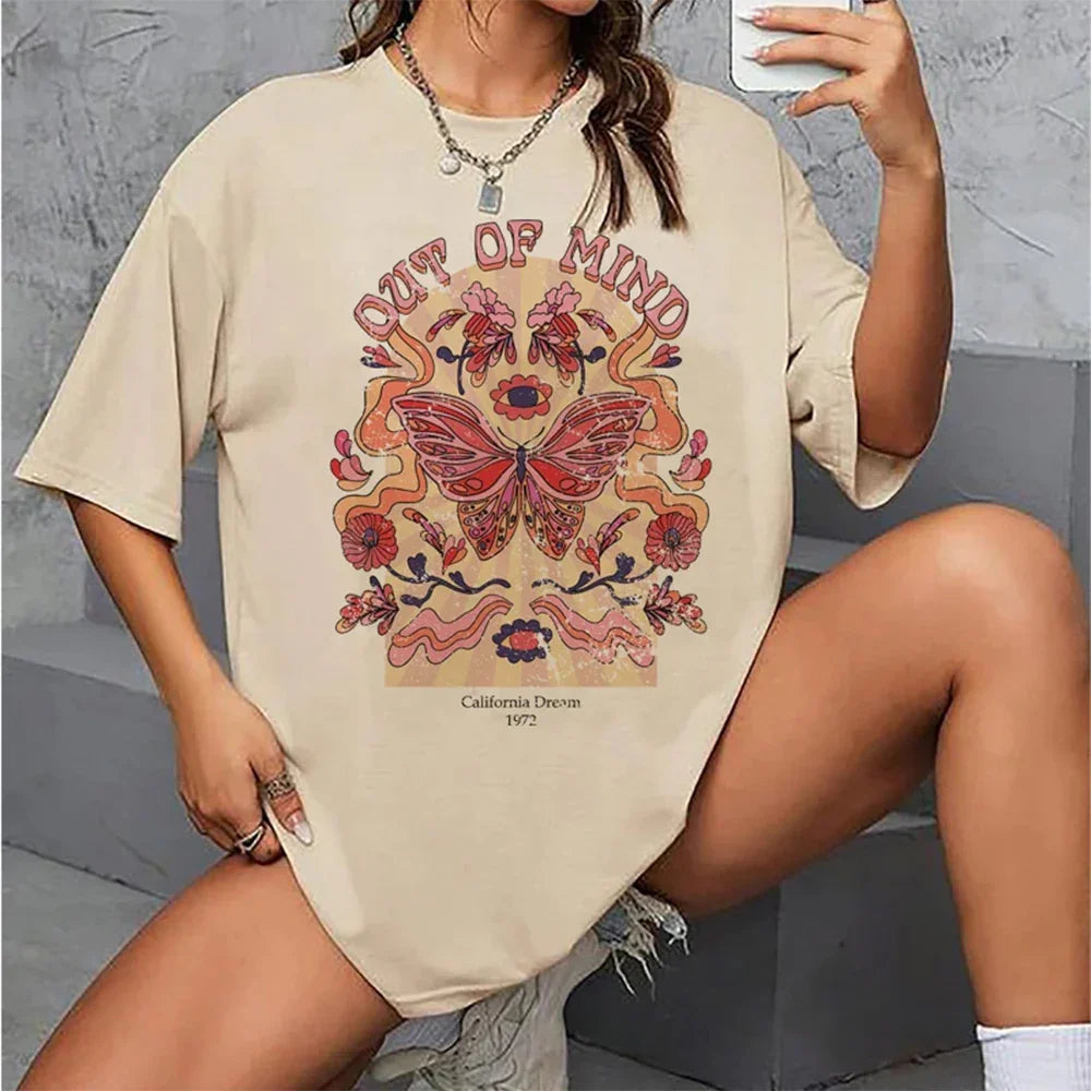 Camiseta Básica Feminina Out of Mind Butterfly Pérola