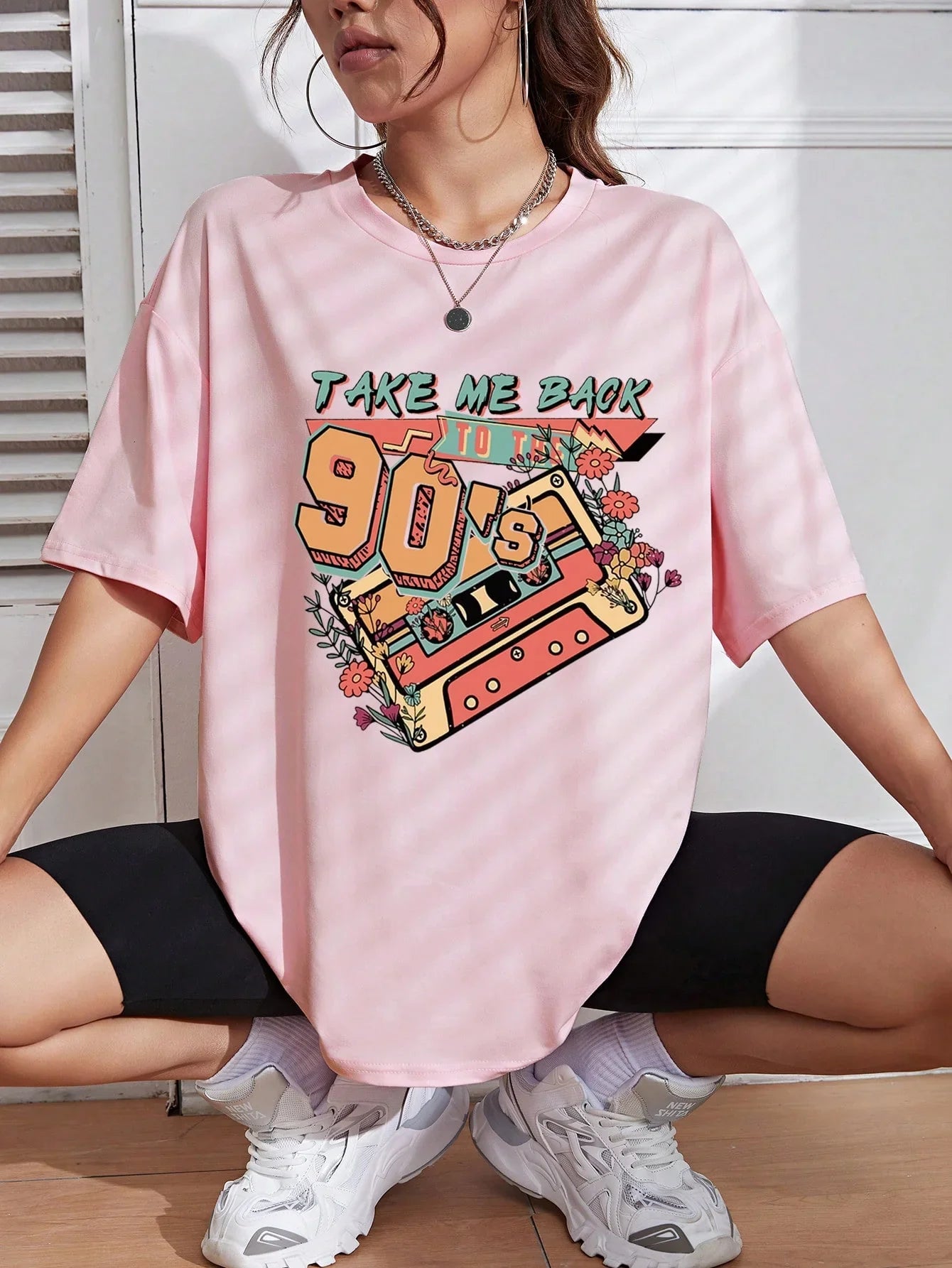 Camiseta Básica Com Estampa Fitas Anos 90