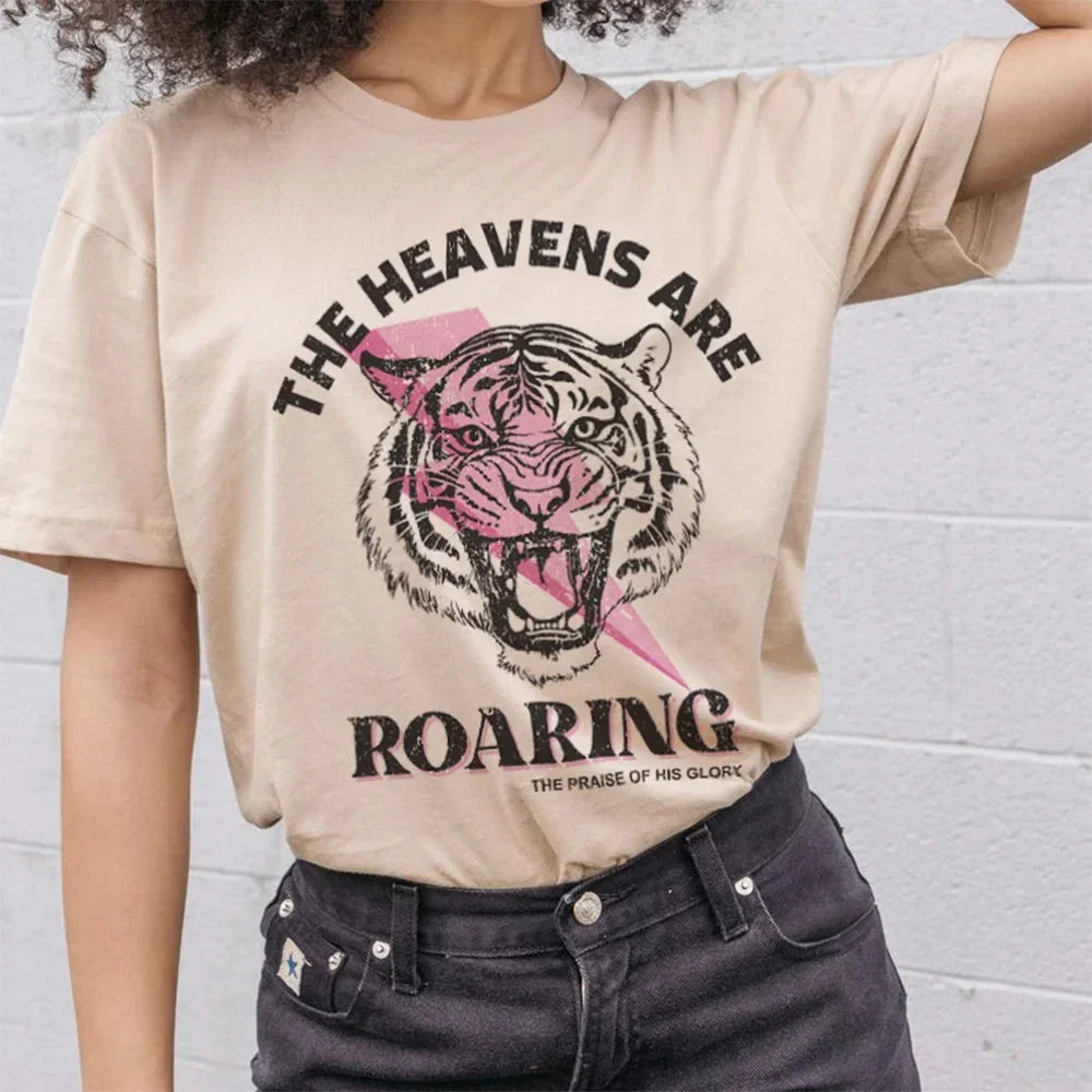 Camiseta Básica Feminina com Estampa Rugido Do Leão