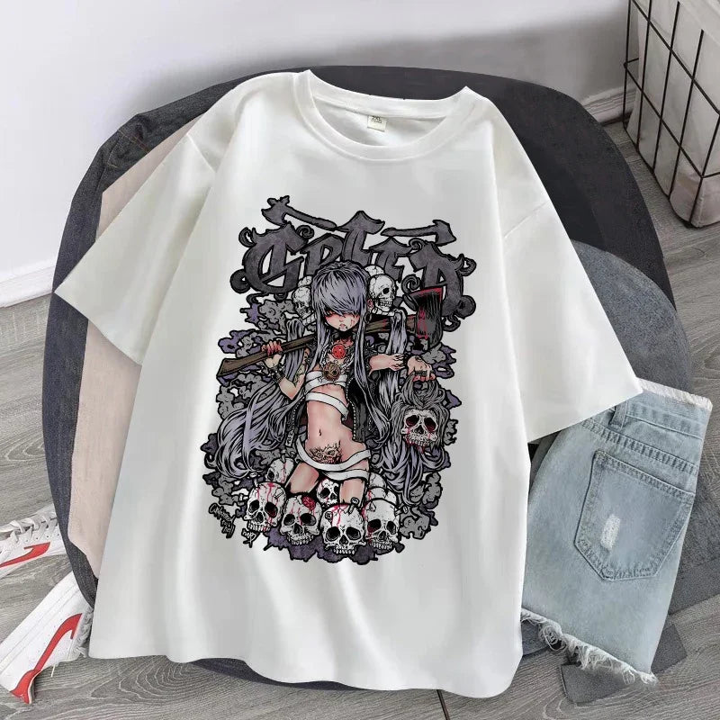 camiseta básica com estampa caveira menina segurando machado