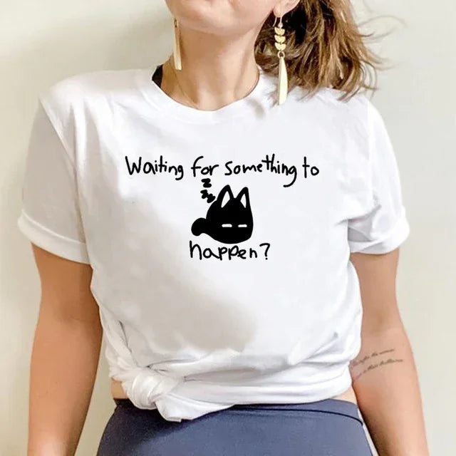 camiseta básica com estampa gatinho preto dormindo