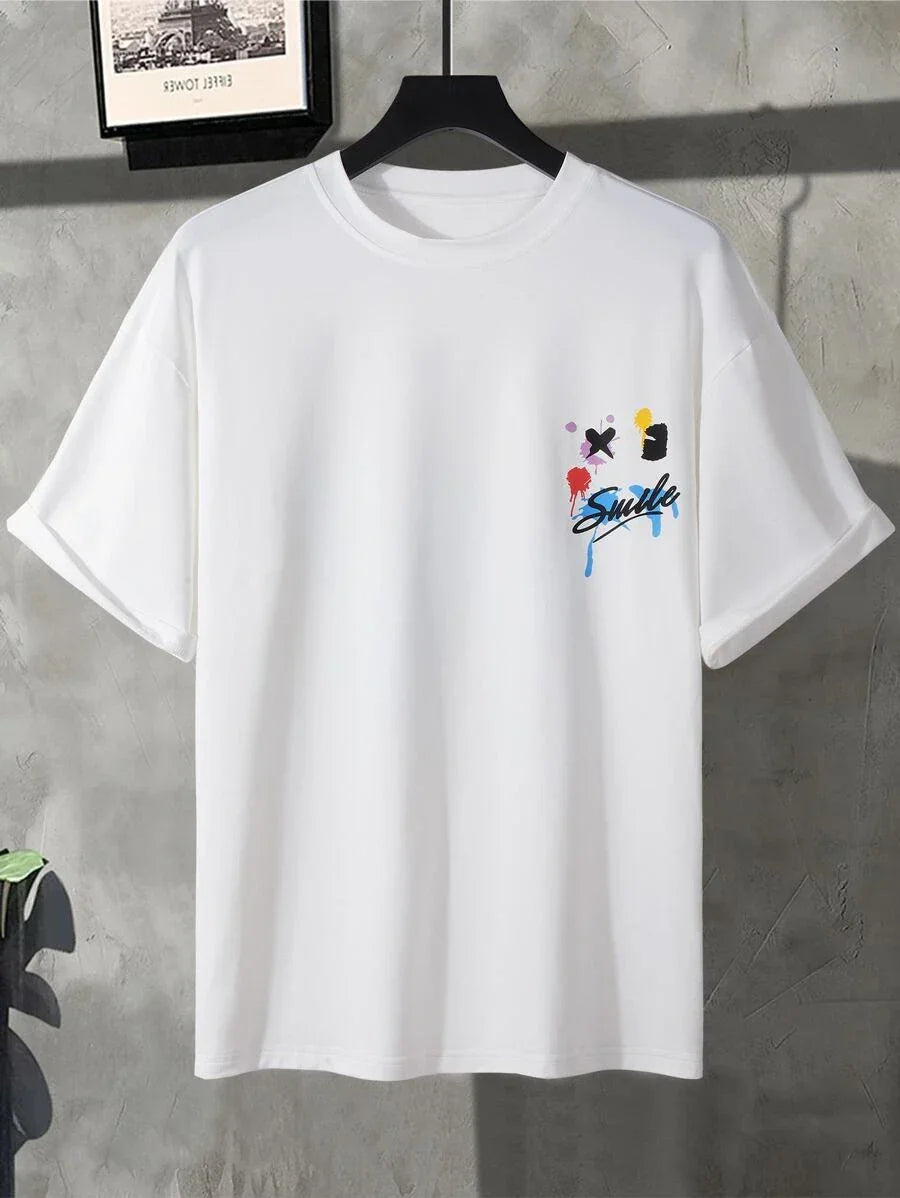 Camiseta masculina com estampa smile rosto colorido
