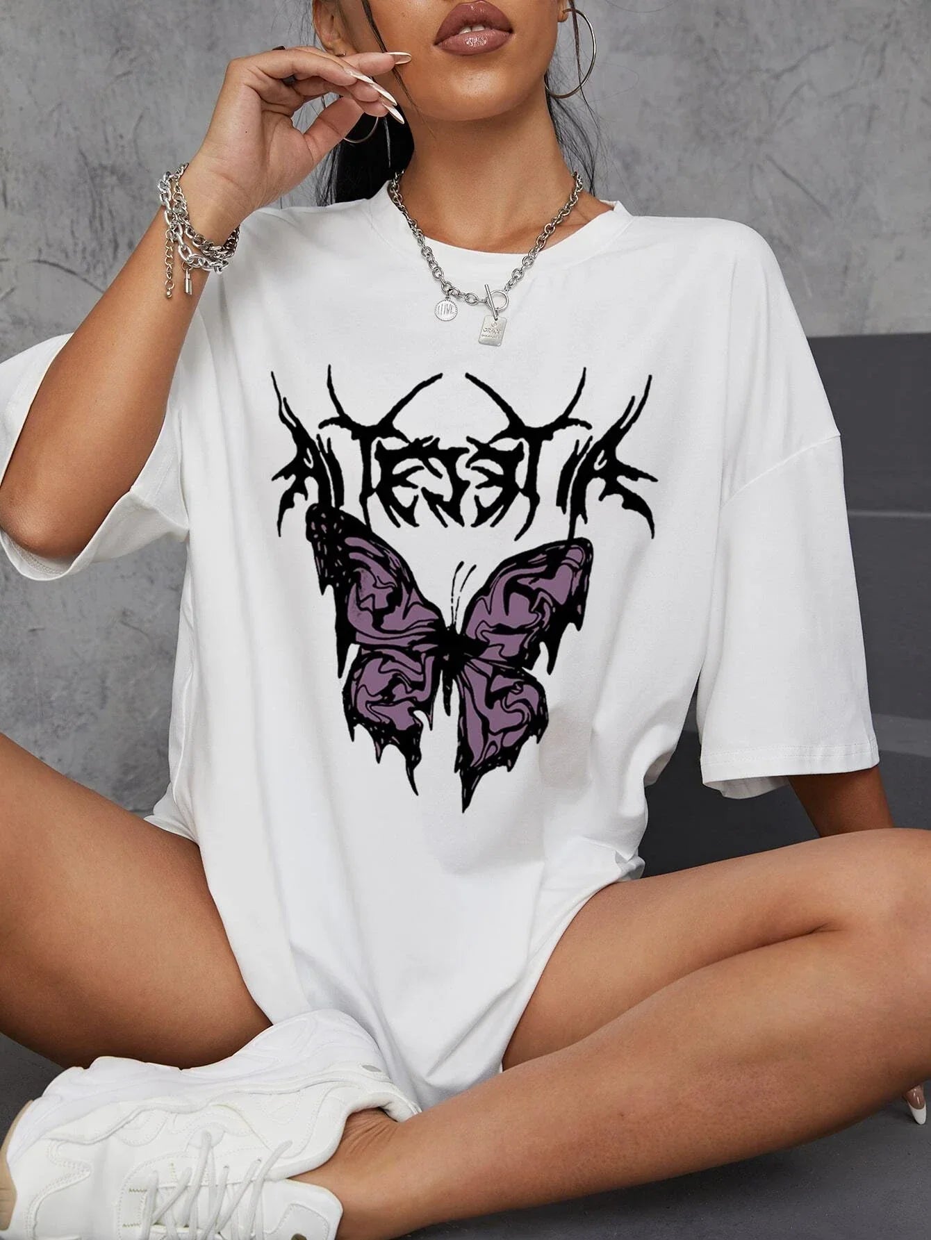 Camiseta Básica Feminina Borboleta Aesthetic Branco