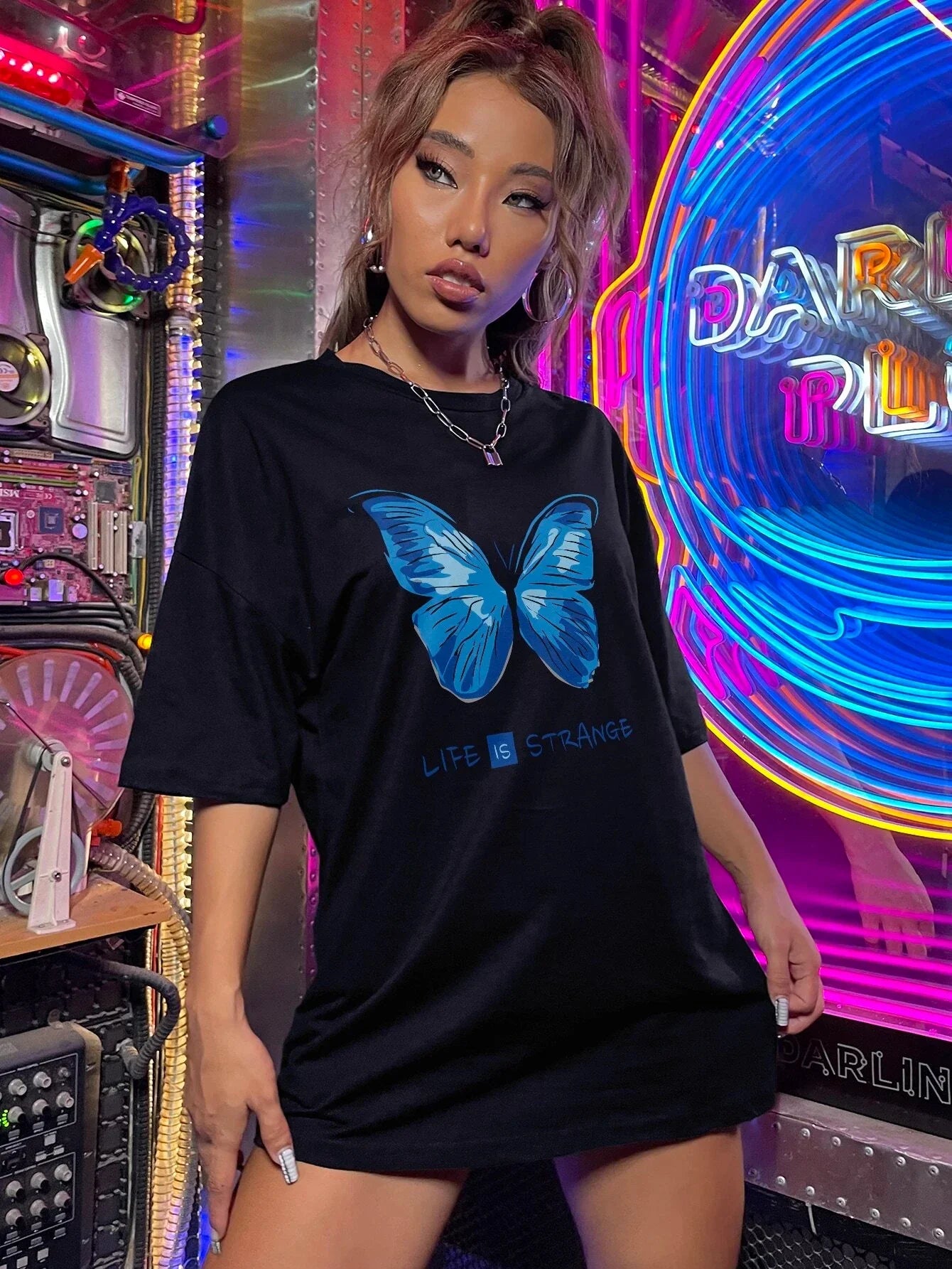 Camiseta Básica Feminina Borboleta Azul Life is Strange Preto