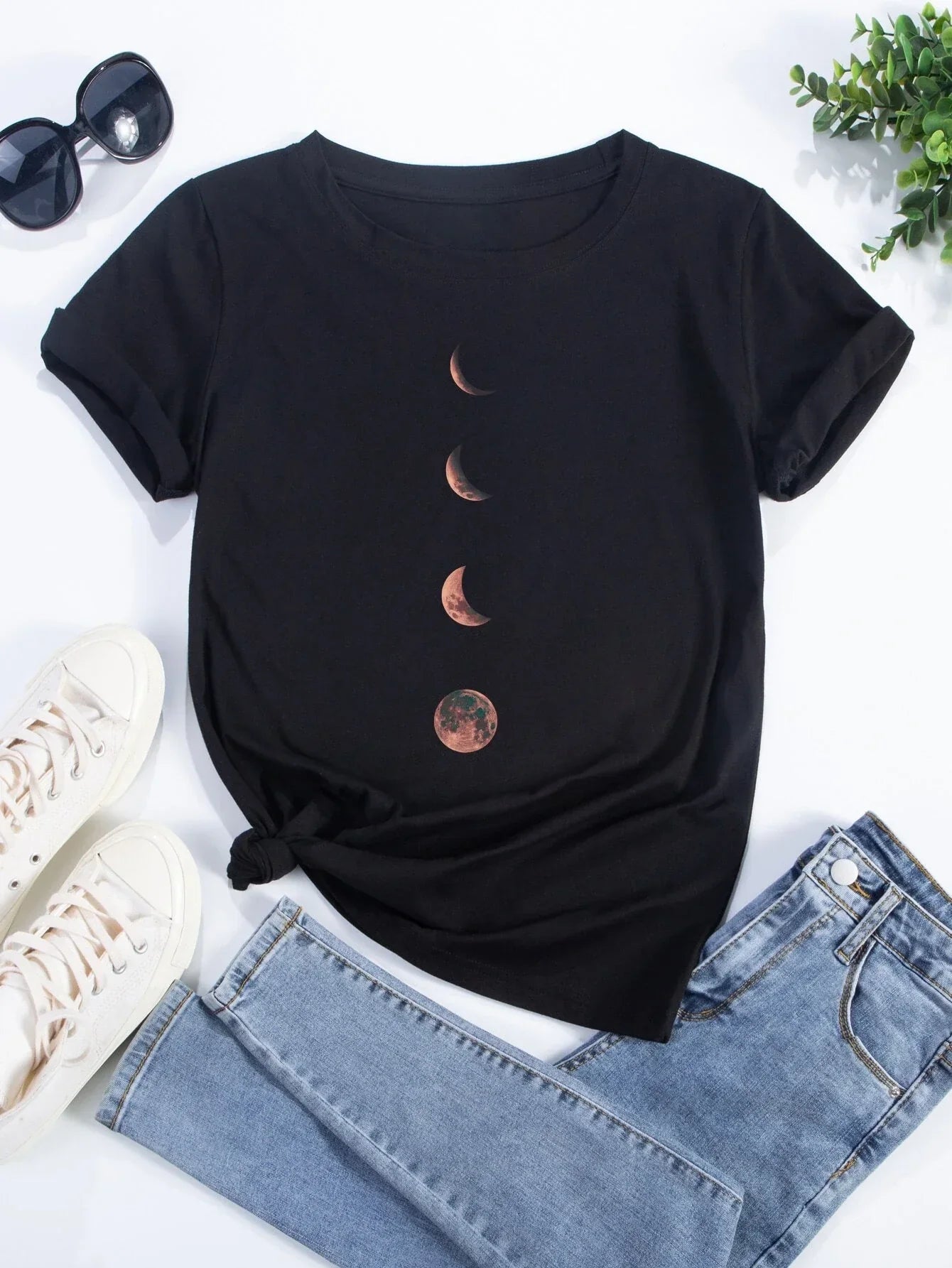 Camiseta feminina com estampa fases da Lua-preto