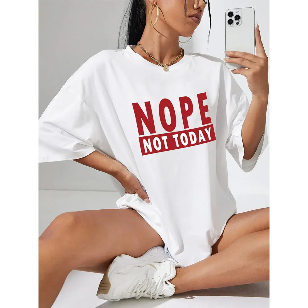 Camiseta Básica Feminina Com Estampa Não Hoje Não
