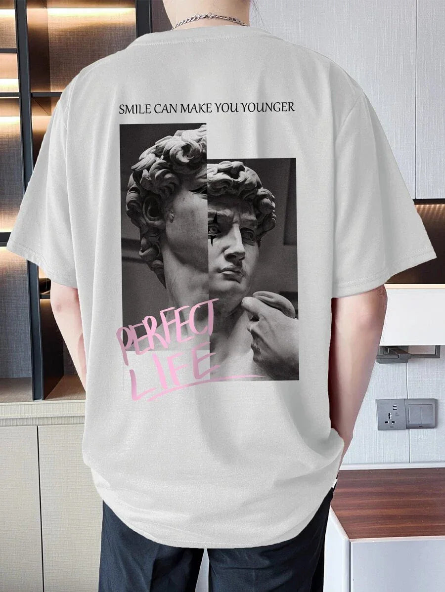 Camiseta masculina com estampa estatua perfect