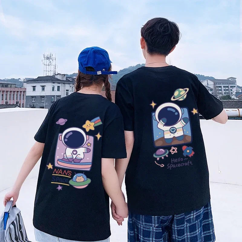 Camisetas Casal Cartoon Astronaut Cute Preto