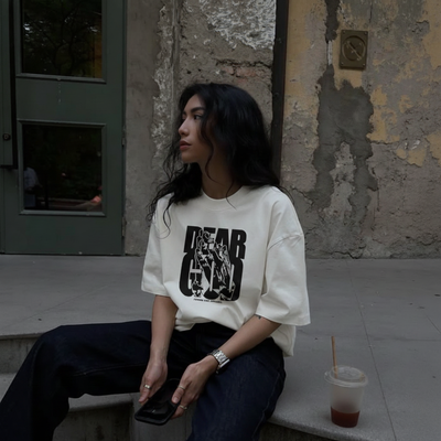 Camiseta Oversized Dear God Maos