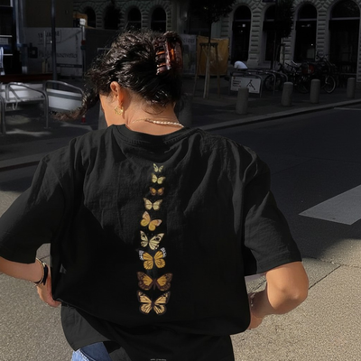 Camiseta Básica Feminina Borboleta nas Costas Tattoo