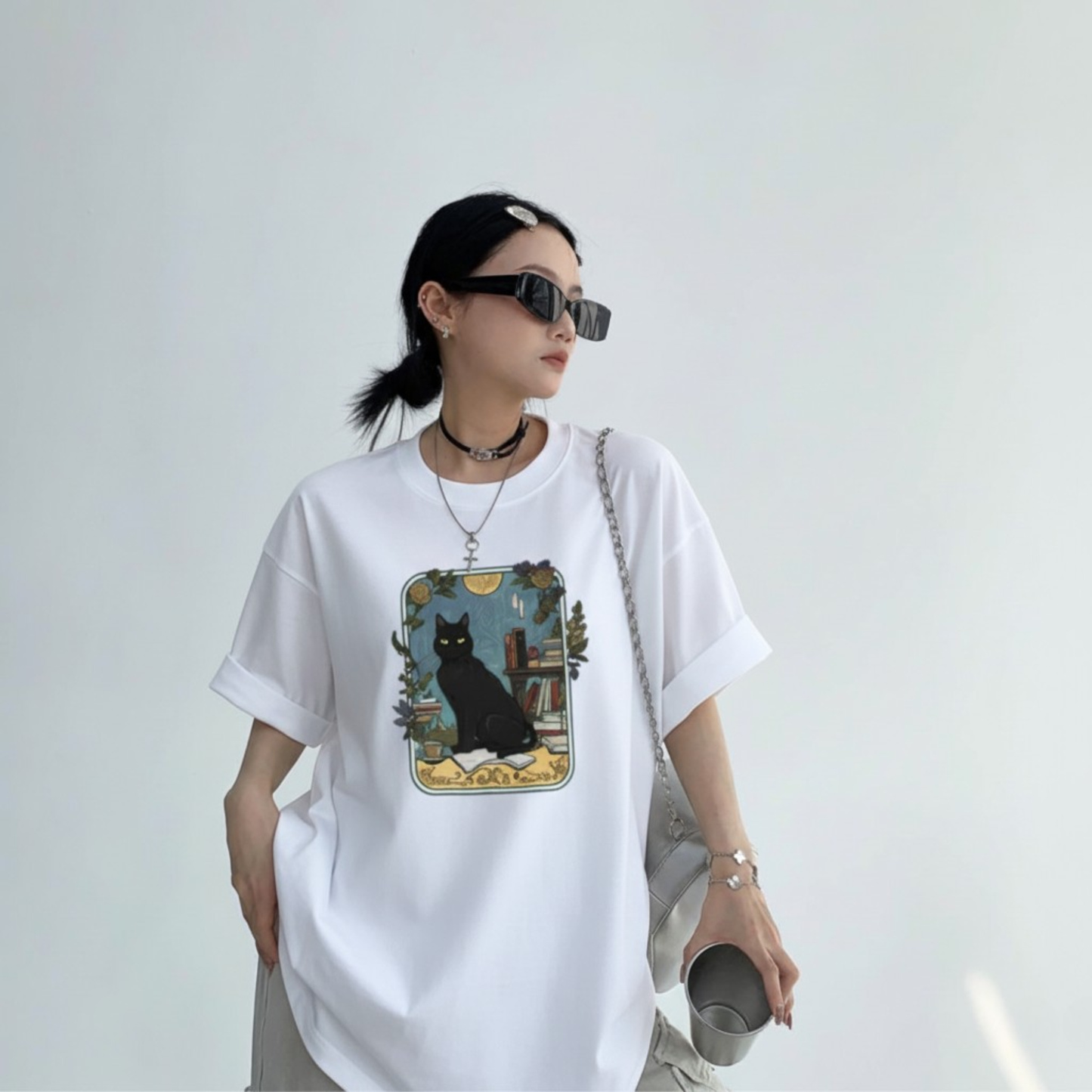 Camiseta Básica Cute Black Cat Portrait