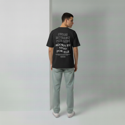 Camiseta Básica Unissex Jesus morreu por mim