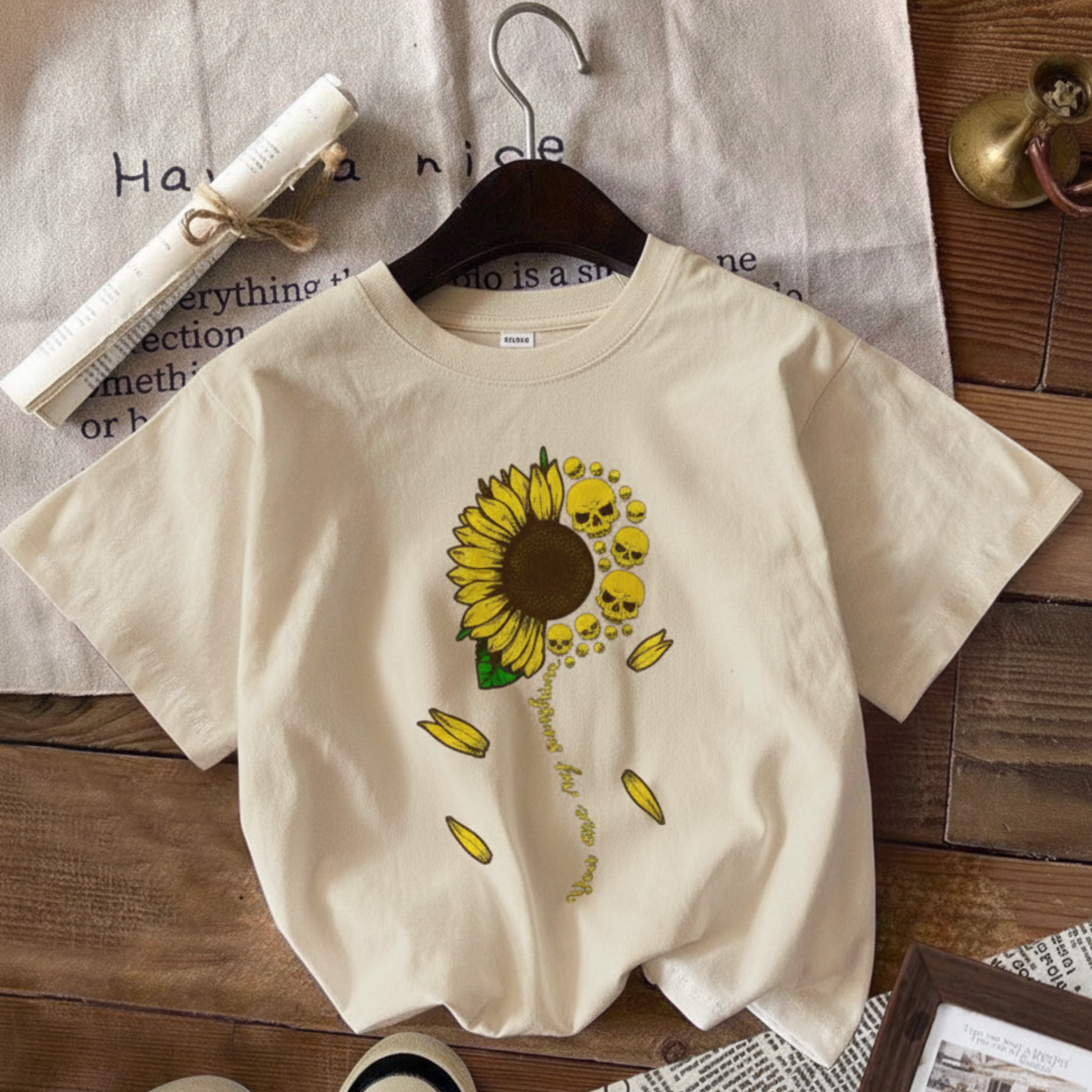 Camiseta Básica Girassol Skull Flower