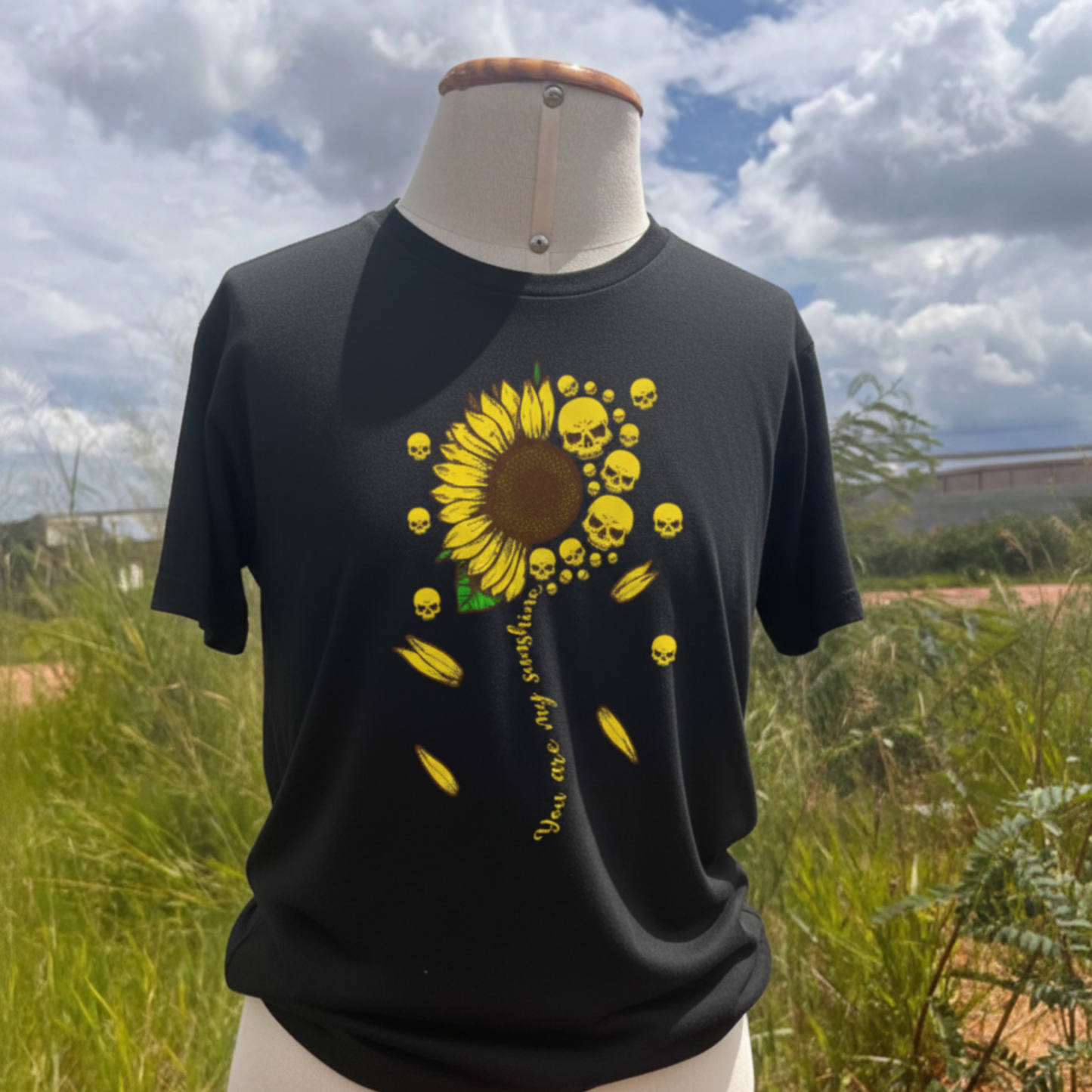 Camiseta Básica Girassol Skull Flower