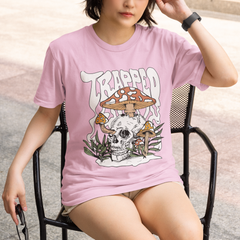 Camiseta Básica Trapped Caveira Cogumelos Mágicos