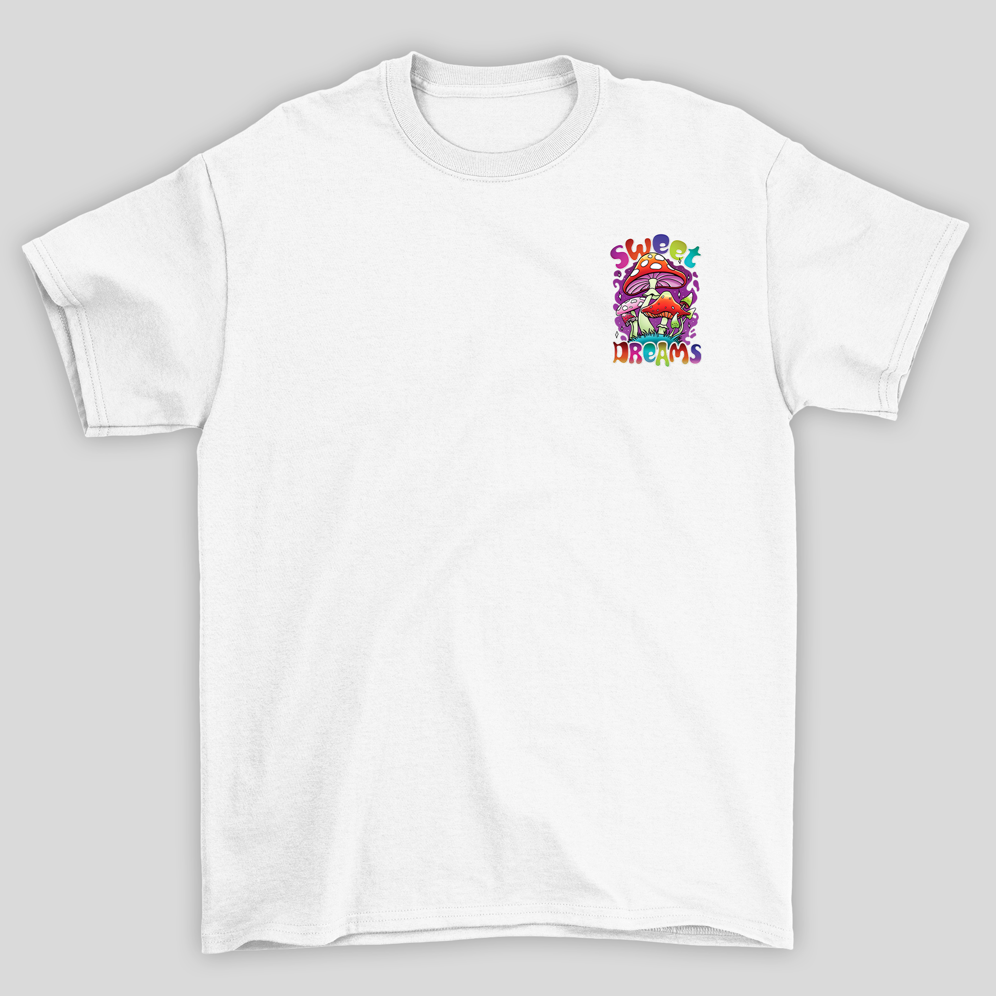 Camiseta Básica Branca Sweet Dreams Cogumelos Mágicos