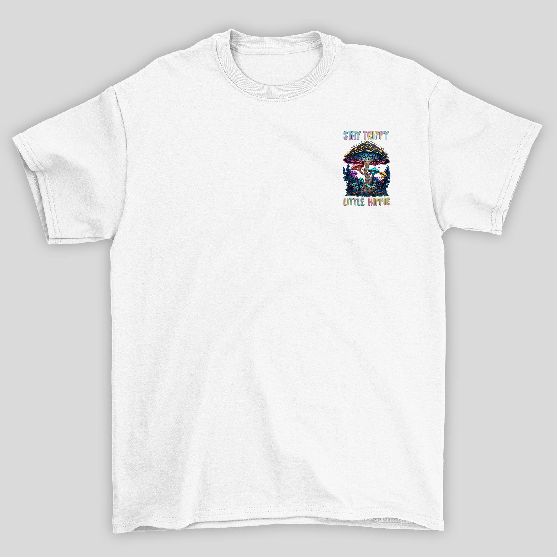 Camiseta Básica Stay Trippy Little hippie Cogumelos Mágicos - BRANCA 