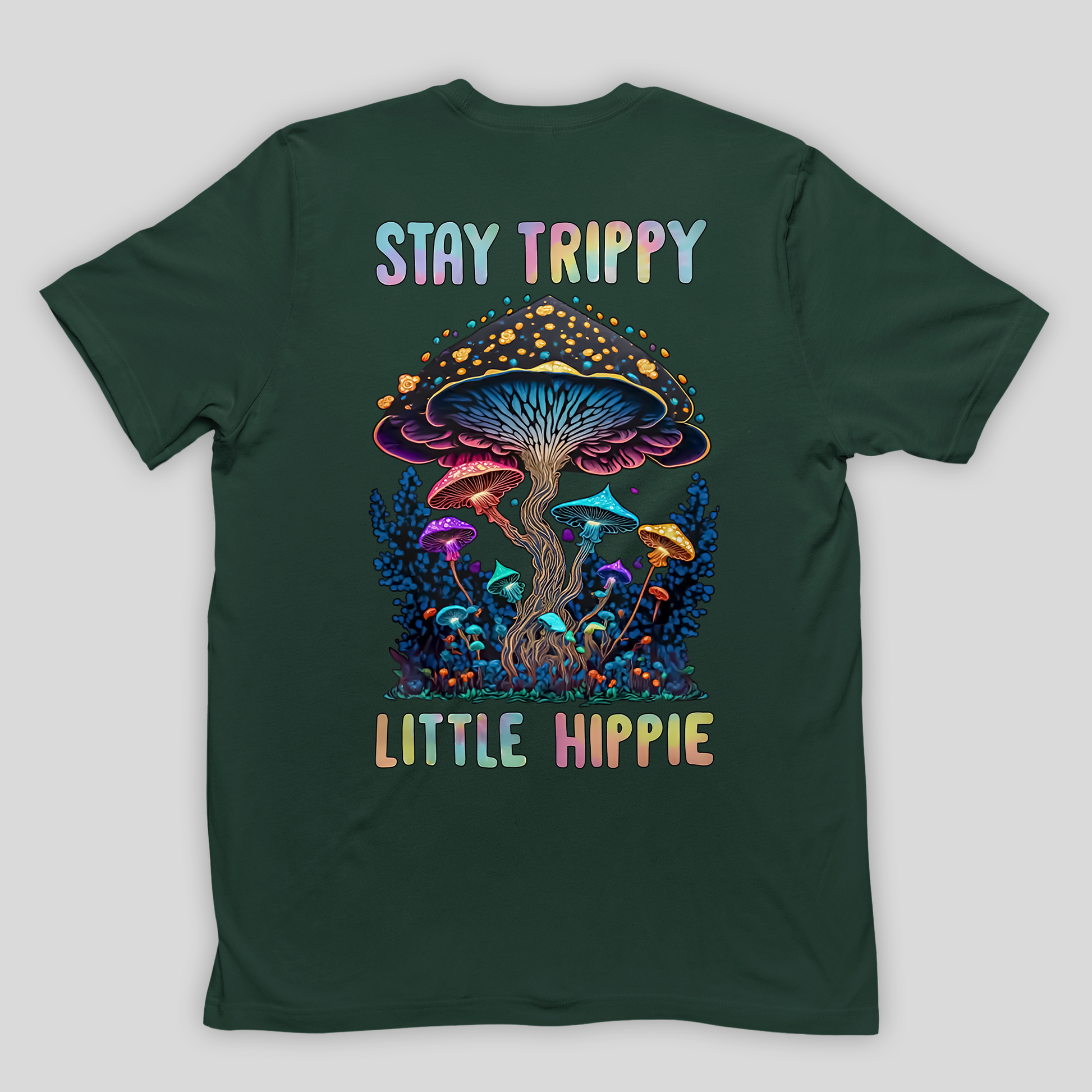 Camiseta Básica Stay Trippy Little hippie Cogumelos Mágicos -  VERDE 