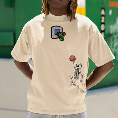 camiseta básica pérola com estampa de esqueleto jogando basquete - pérola