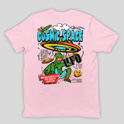 camiseta básica rosa bebê com estampa de alien e disco voador