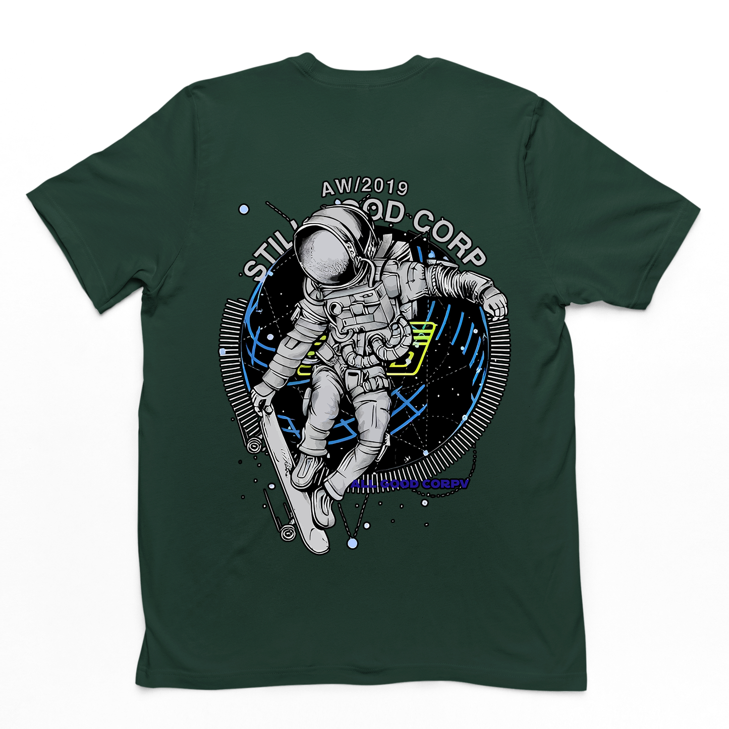 Camiseta Básica Algodão Astronauta Andando de Skate- Verde